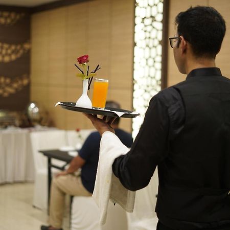 Hotel Emirates Колката Екстер'єр фото